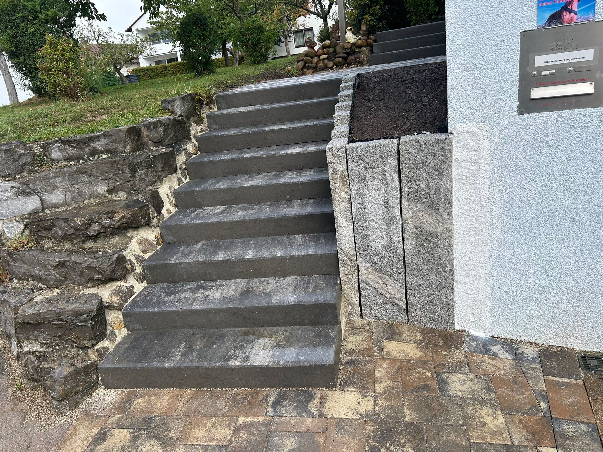 Hauseingang Treppenanlage Detail — Klimek GaLaBau Pforzheim