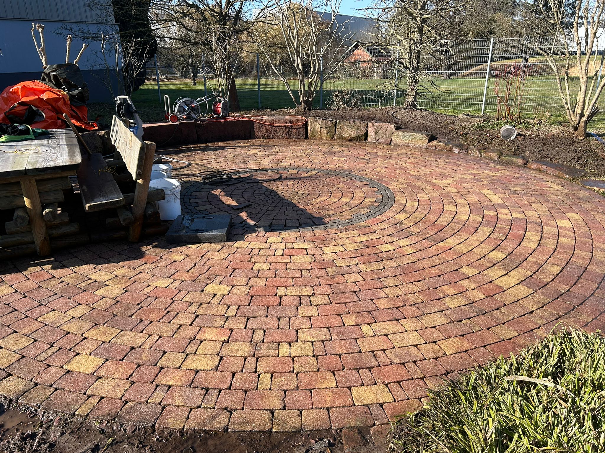 Kreispflaster nach Reinigung — Klimek GaLaBau Pforzheim