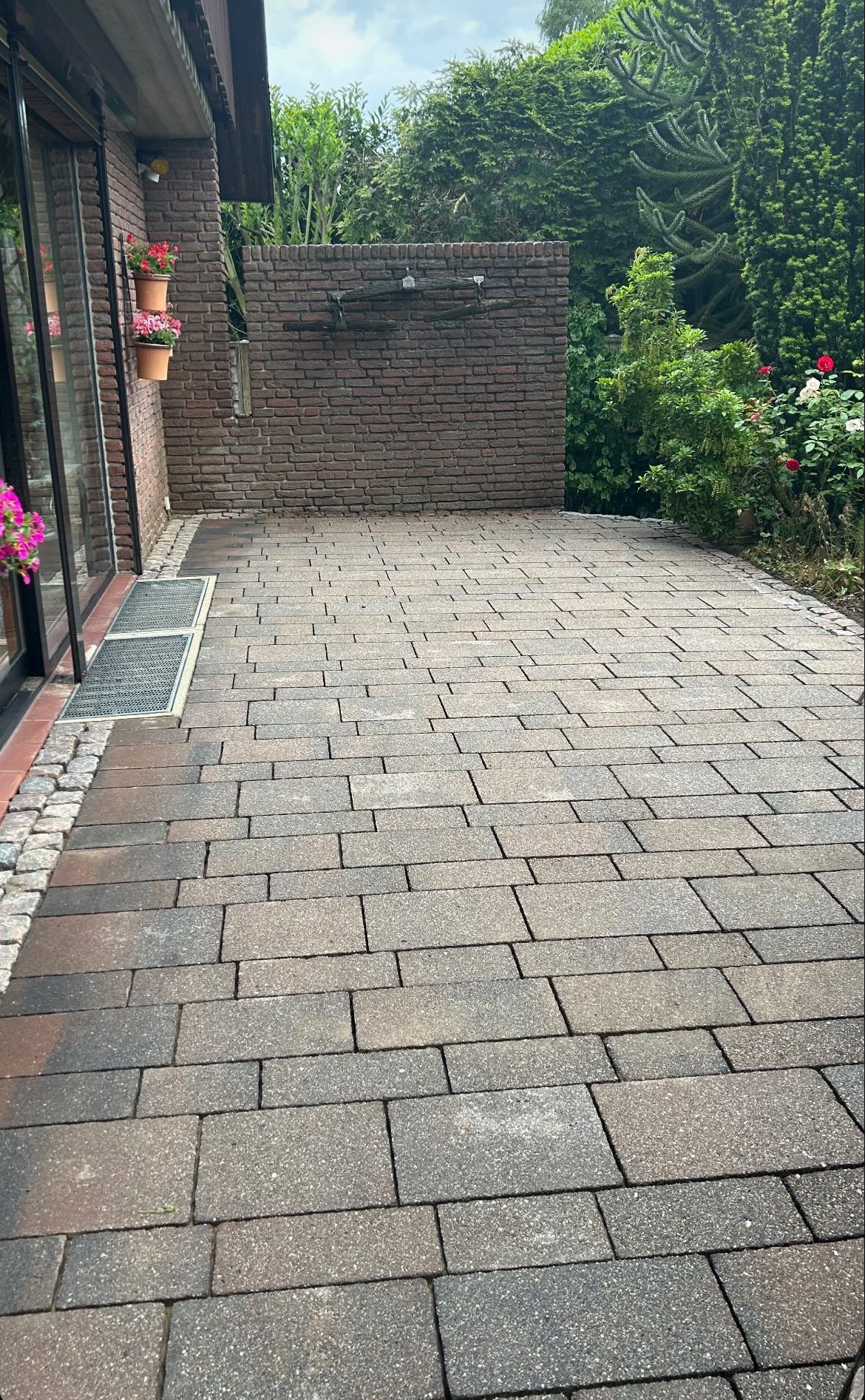 Reinigungsarbeiten — Klimek GaLaBau Pforzheim