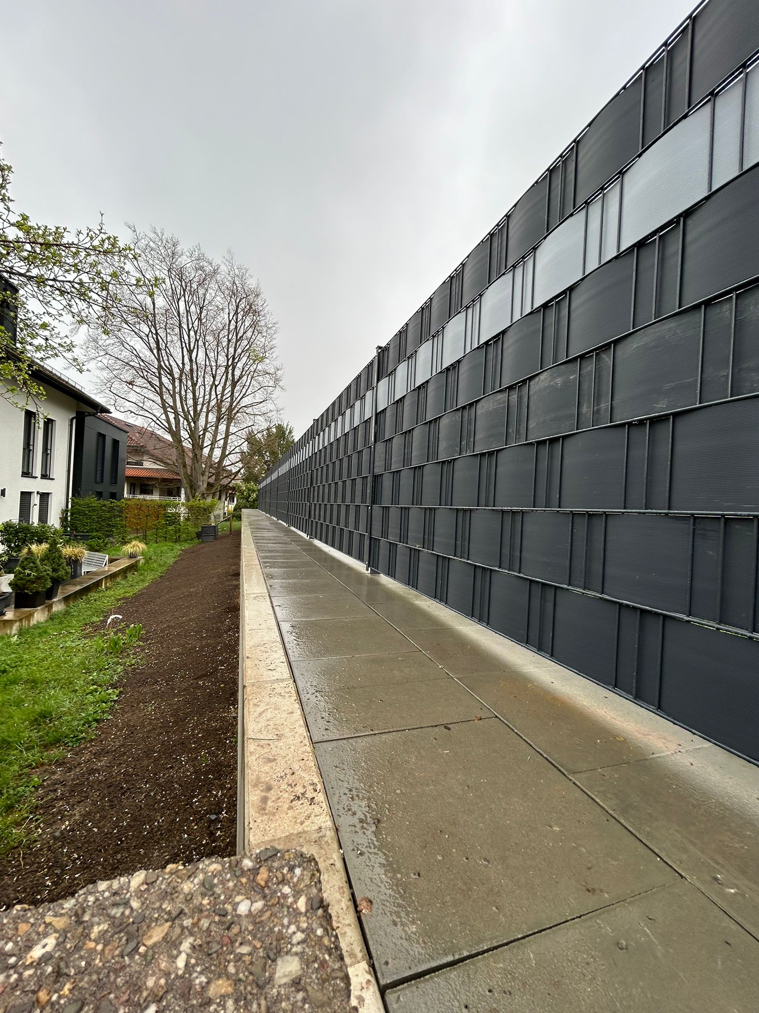 Doppelstabzaun Detail-Aufnahme — Klimek GaLaBau Pforzheim